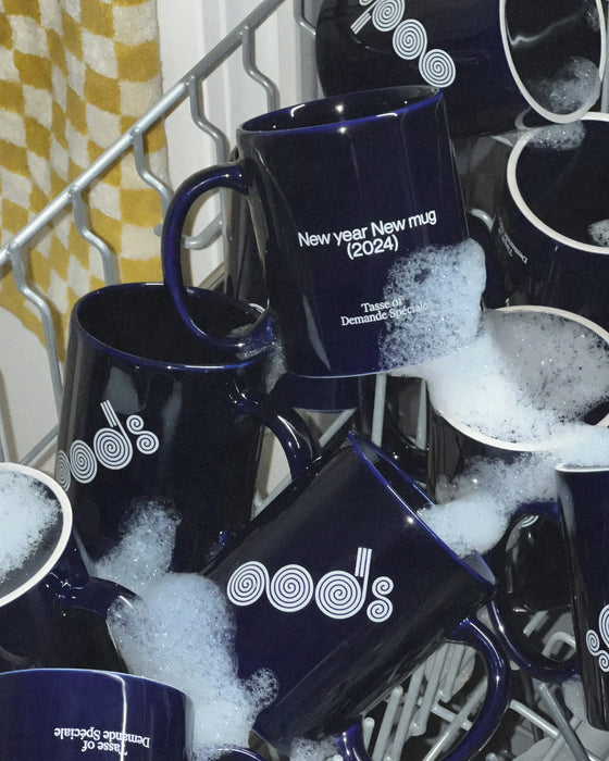 Tasses bleu marine OODS « New year New mug 2024 » couvertes de mousse, au lavage   (Tasse OODS)