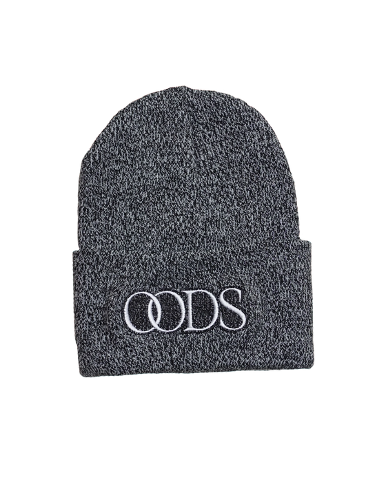 Tuque grise OODS sur fond noir