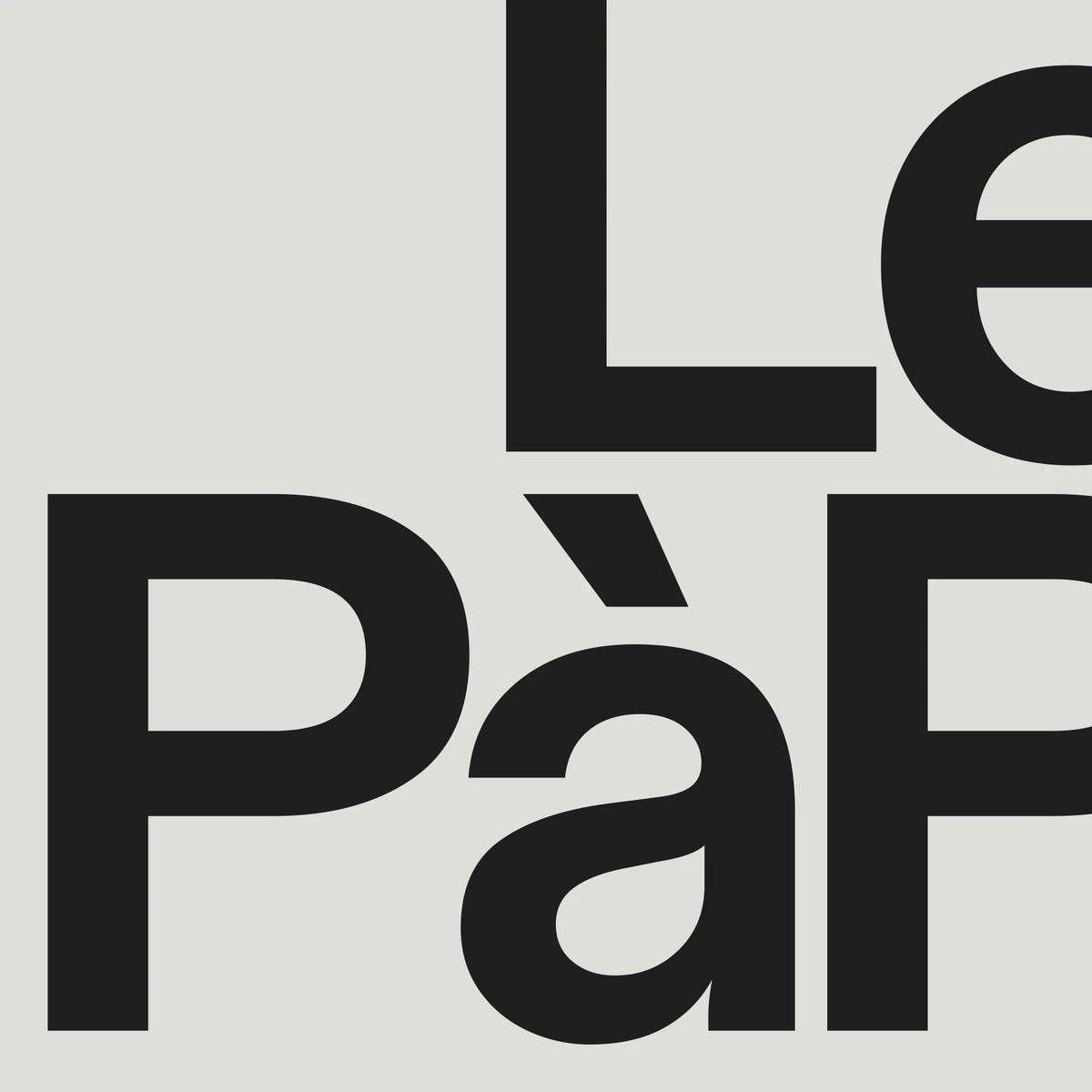 Le PàP — gros plan typographique du wordmark « Le PàP » en noir sur fond gris clair