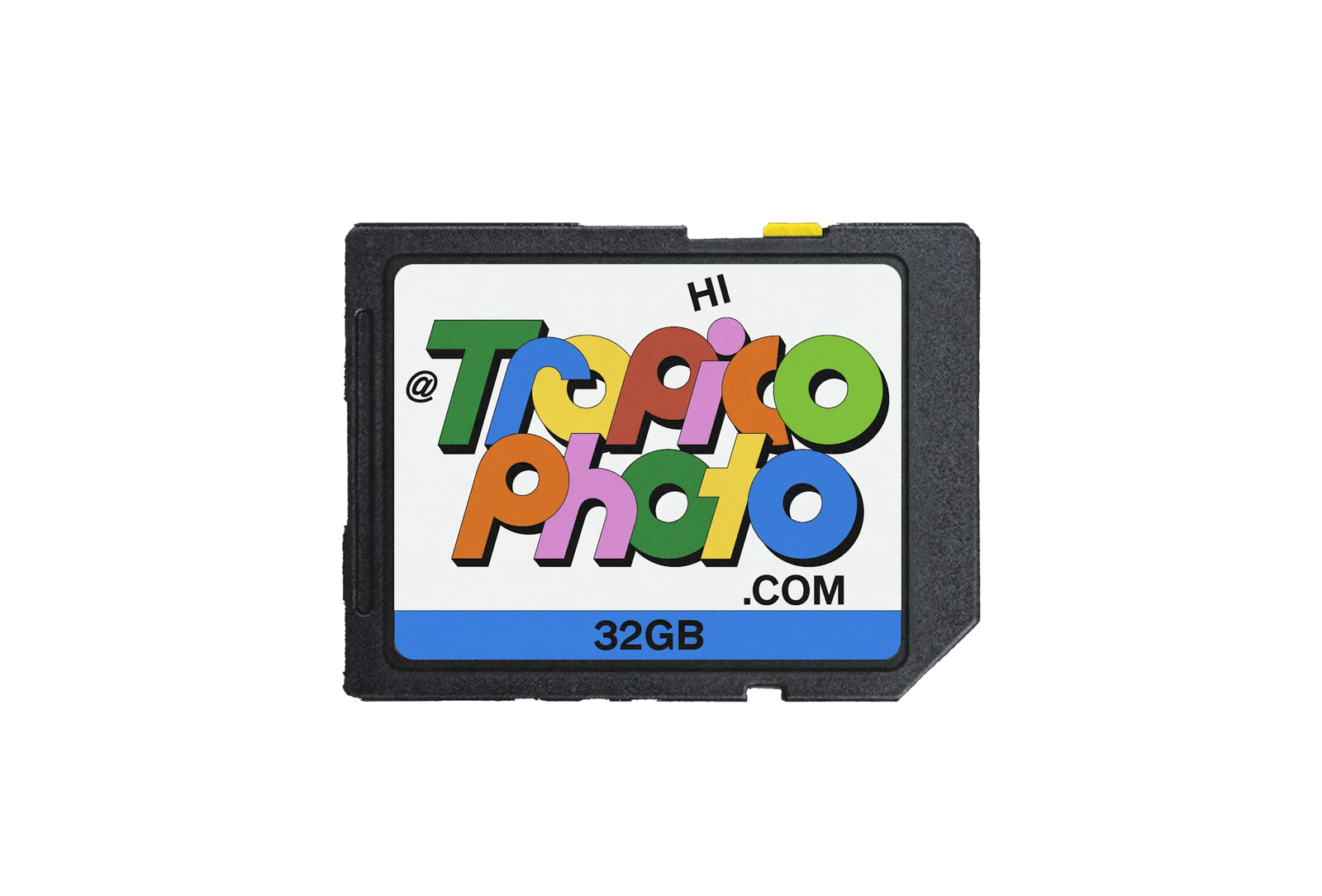 Tropico Photo — carte mémoire SD au logo coloré « @TropicoPhoto.com 32GB » sur fond noir