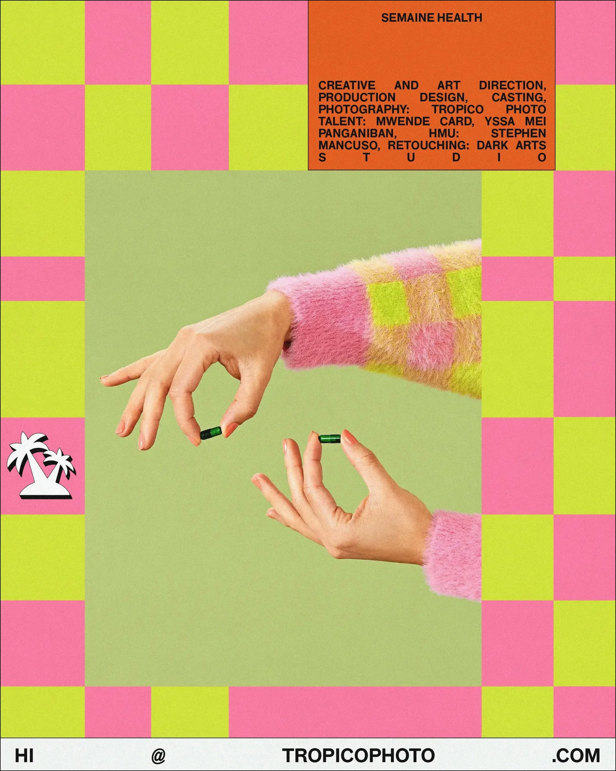 Tropico Photo — deux mains aux ongles vernis sur fond damier rose et vert, crédits Semaine Health